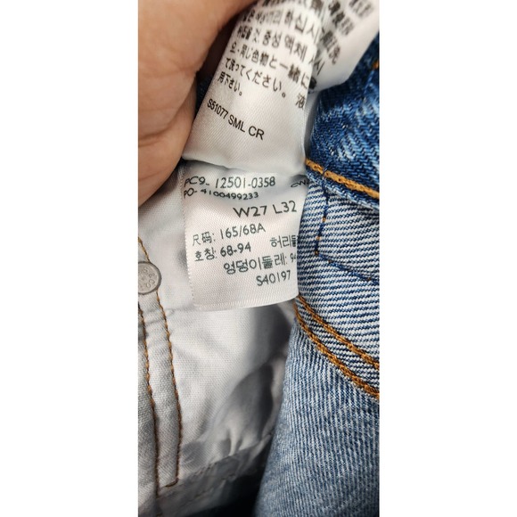 Women's‎ Levis 501 Straight Leg Medium Wash Jeans Distressed Size 27 Button Fly - Picture 9 of 11